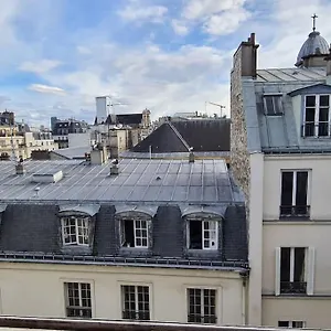 Apartamento Cosy In The Heart Of / Marais, París