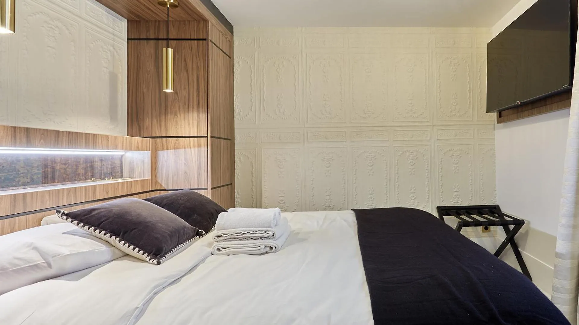 Apart Hotel Louvre Museum By Studio Prestige Paris